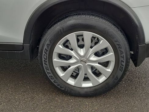 Used 2016 Nissan Rogue S image 16