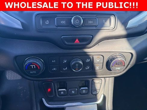 Used 2018 GMC Terrain SLE w/ Driver Convenience Package image 12