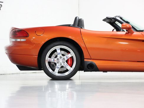 Used 2005 Dodge Viper SRT-10 w/ Copperhead Edition Group RWD image 20
