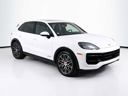 New 2026 Porsche Cayenne GTS image 7