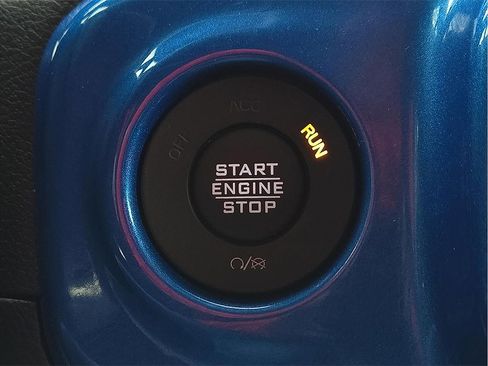 Used 2022 Jeep Wrangler Unlimited Sahara w/ Cold Weather Group image 17