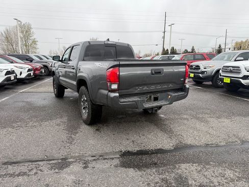 Used 2019 Toyota Tacoma TRD Off-Road w/ Technology Package AWD/4WD image 3