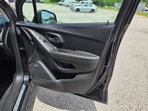 Used 2016 Chevrolet Trax LTZ w/ Midnight Edition FWD image 22