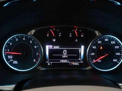 Used 2018 Chevrolet Traverse LT FWD image 19