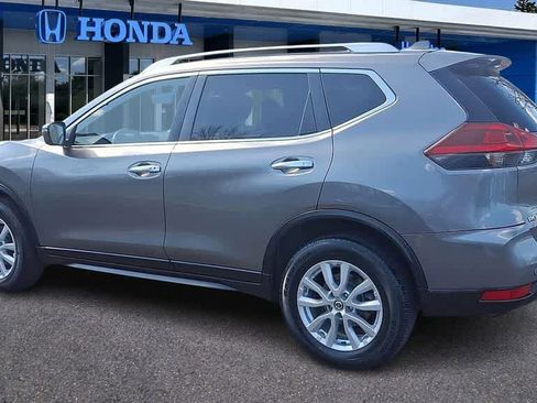 Used 2020 Nissan Rogue SV image 6