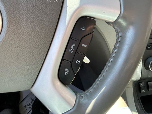 Used 2012 Chevrolet Traverse LT FWD image 20