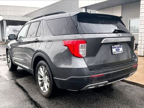 Used 2020 Ford Explorer XLT w/ Equipment Group 202A image 3