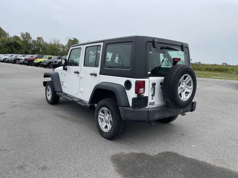 Used 2016 Jeep Wrangler Unlimited Sport image 5