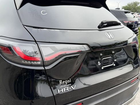 Used 2023 Honda HR-V Sport image 11