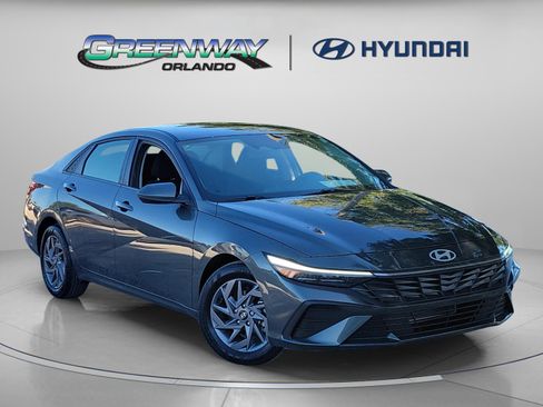 Certified 2024 Hyundai Elantra SEL image 1