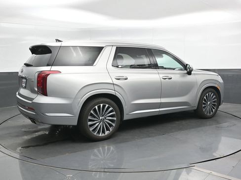 Used 2024 Hyundai Palisade Calligraphy AWD/4WD image 3
