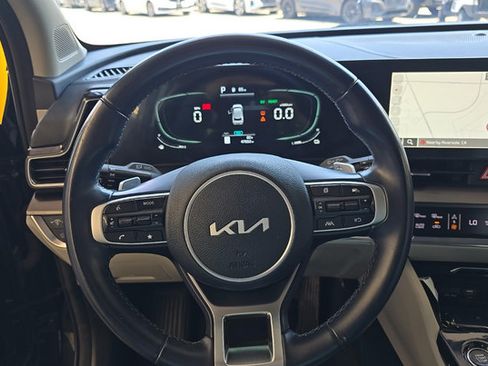 Used 2024 Kia Sportage EX w/ EX Premium Package AWD/4WD image 7