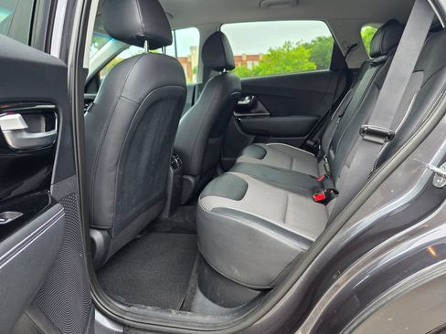 Used 2020 Kia Niro EX FWD image 29