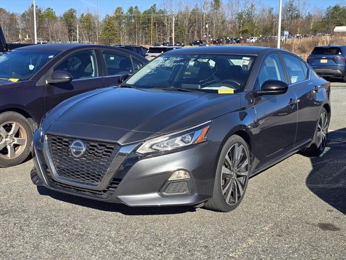 Used 2019 Nissan Altima 2.5 SR image 2