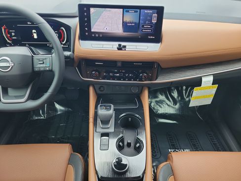 New 2026 Nissan Rogue Platinum image 18