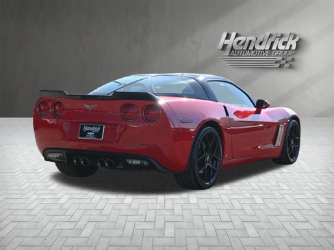 Used 2006 Chevrolet Corvette Coupe w/ Performance Package image 10