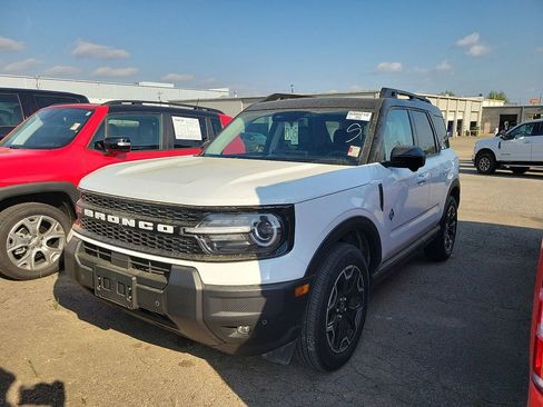 Used 2025 Ford Bronco Sport Outer Banks w/ Outer Banks Tech Package+ image 2