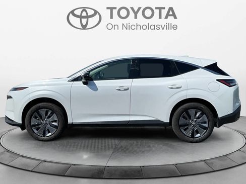 Used 2025 Nissan Murano SL AWD/4WD image 2