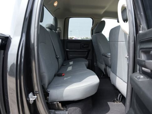 Used 2018 RAM 1500 Express w/ Black Ram 1500 Express Group AWD/4WD image 17