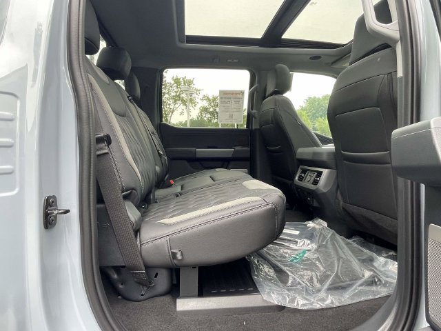 New 2026 Ford F250 Lariat w/ Black Appearance Package AWD/4WD image 31