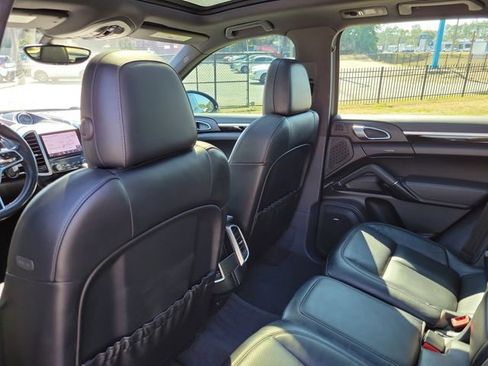 Used 2018 Porsche Cayenne S image 27
