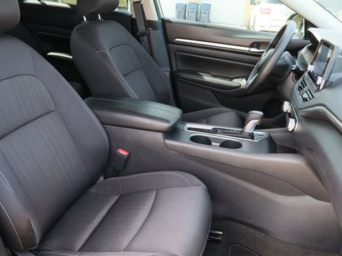 Used 2022 Nissan Altima 2.5 SV FWD image 26