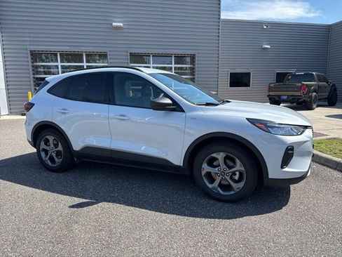 Used 2025 Ford Escape ST-Line FWD image 2