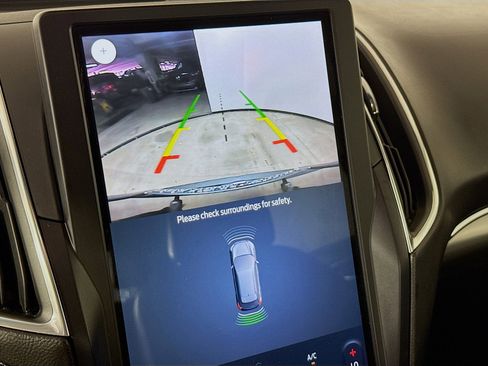 Used 2022 Ford Edge Titanium image 14