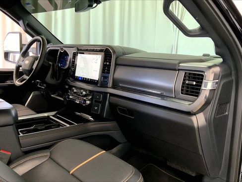 Used 2024 Ford F350 Platinum w/ FX4 Off-Road Package AWD/4WD image 28