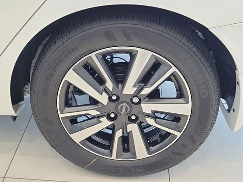 New 2025 Nissan Versa SV w/ Trunk Package image 6