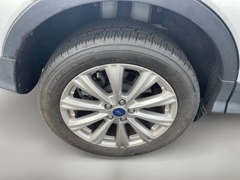 Used 2017 Ford Escape Titanium FWD image 10