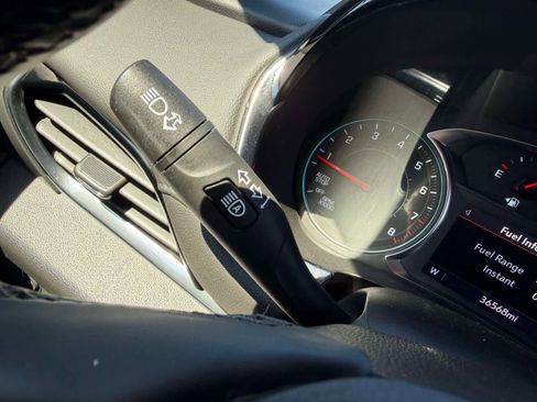 Used 2023 Chevrolet Traverse LT AWD/4WD image 32