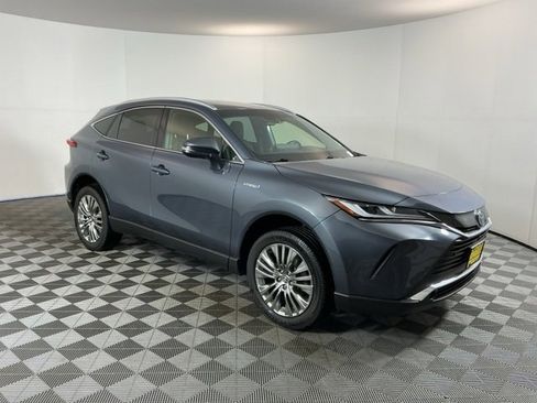 Used 2021 Toyota Venza Limited w/ Advanced Technology Package image 3