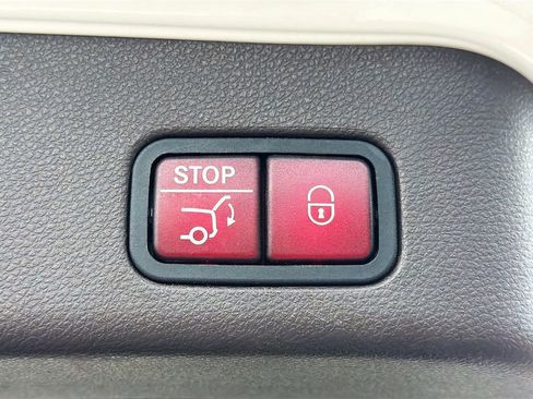 Used 2017 Mercedes-Benz GLE 350 w/ Premium 1 Package image 12
