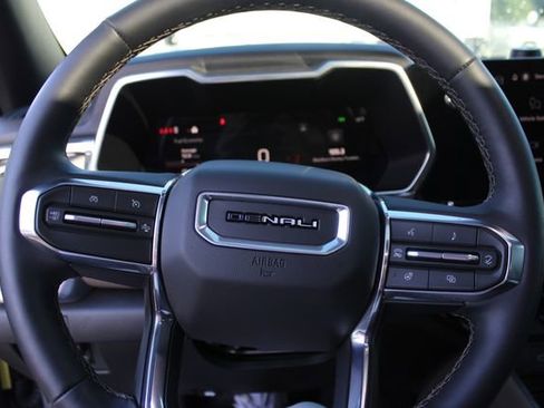 Used 2026 GMC Canyon Denali AWD/4WD image 13