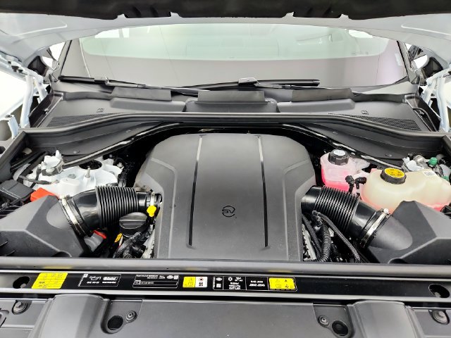 New 2026 Land Rover Range Rover SV AWD/4WD image 28