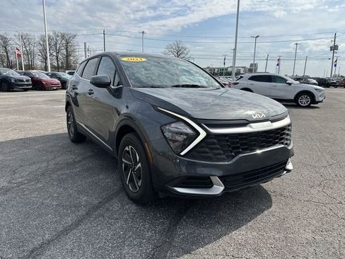 Used 2023 Kia Sportage LX image 11