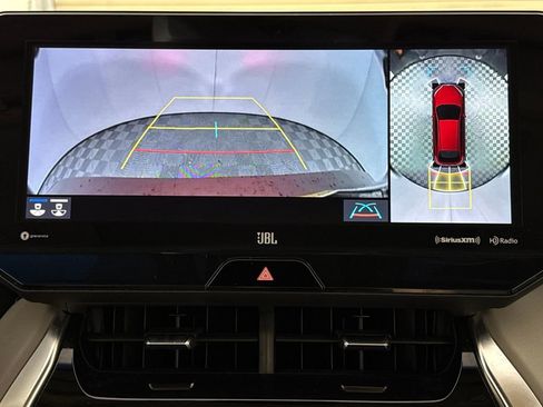 Used 2022 Toyota Venza Limited image 15