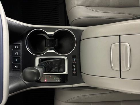 Used 2018 Toyota Highlander AWD V6 image 49