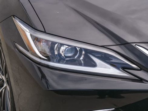 Used 2023 Lexus ES 300h w/ Premium Package FWD image 4