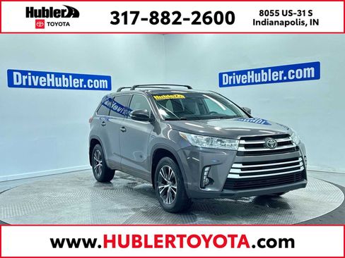 Used 2018 Toyota Highlander LE image 1