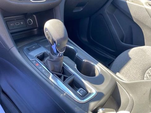 Certified 2024 Chevrolet Equinox LT image 12