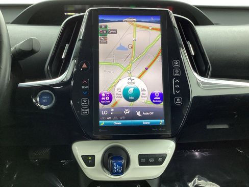 Used 2018 Toyota Prius Prime Premium image 29