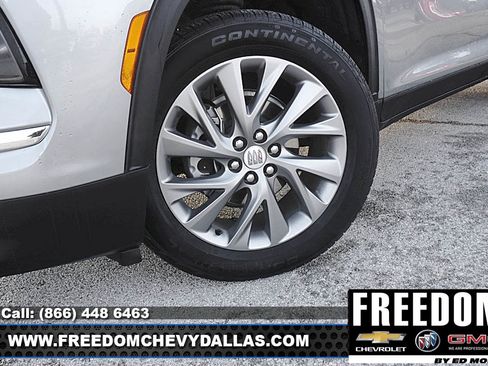 Used 2025 Buick Enclave Preferred image 40