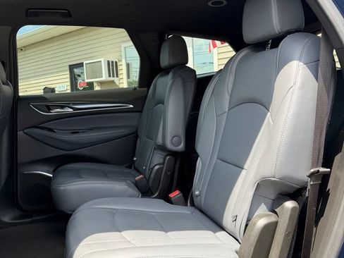 Used 2023 Buick Enclave Essence AWD/4WD image 12