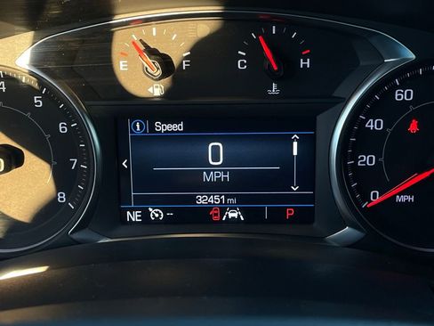 Used 2024 GMC Terrain SLE image 16