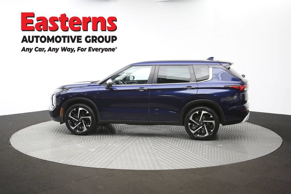 Used 2023 Mitsubishi Outlander SE AWD/4WD image 63