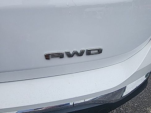 Used 2023 GMC Terrain SLT image 9