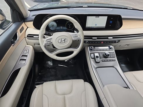 Used 2024 Hyundai Palisade Limited FWD image 16