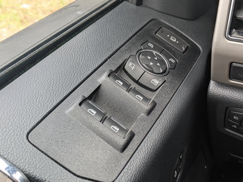 Used 2022 Ford F350 Lariat image 27